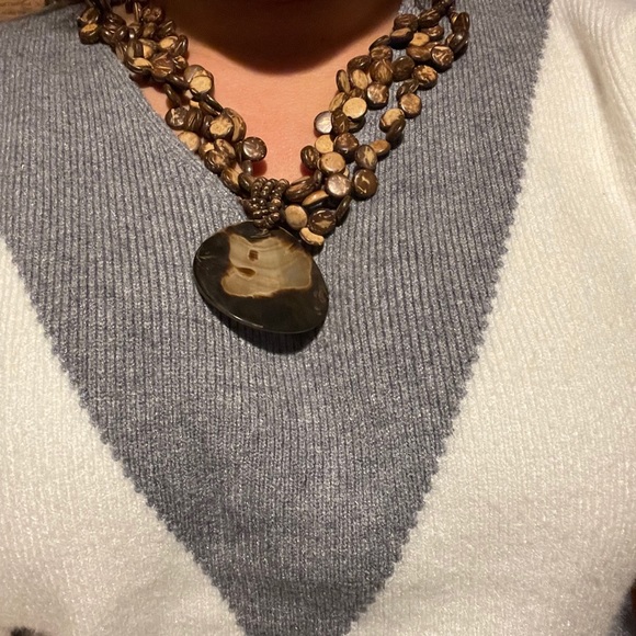 Neckless - Picture 2 of 2